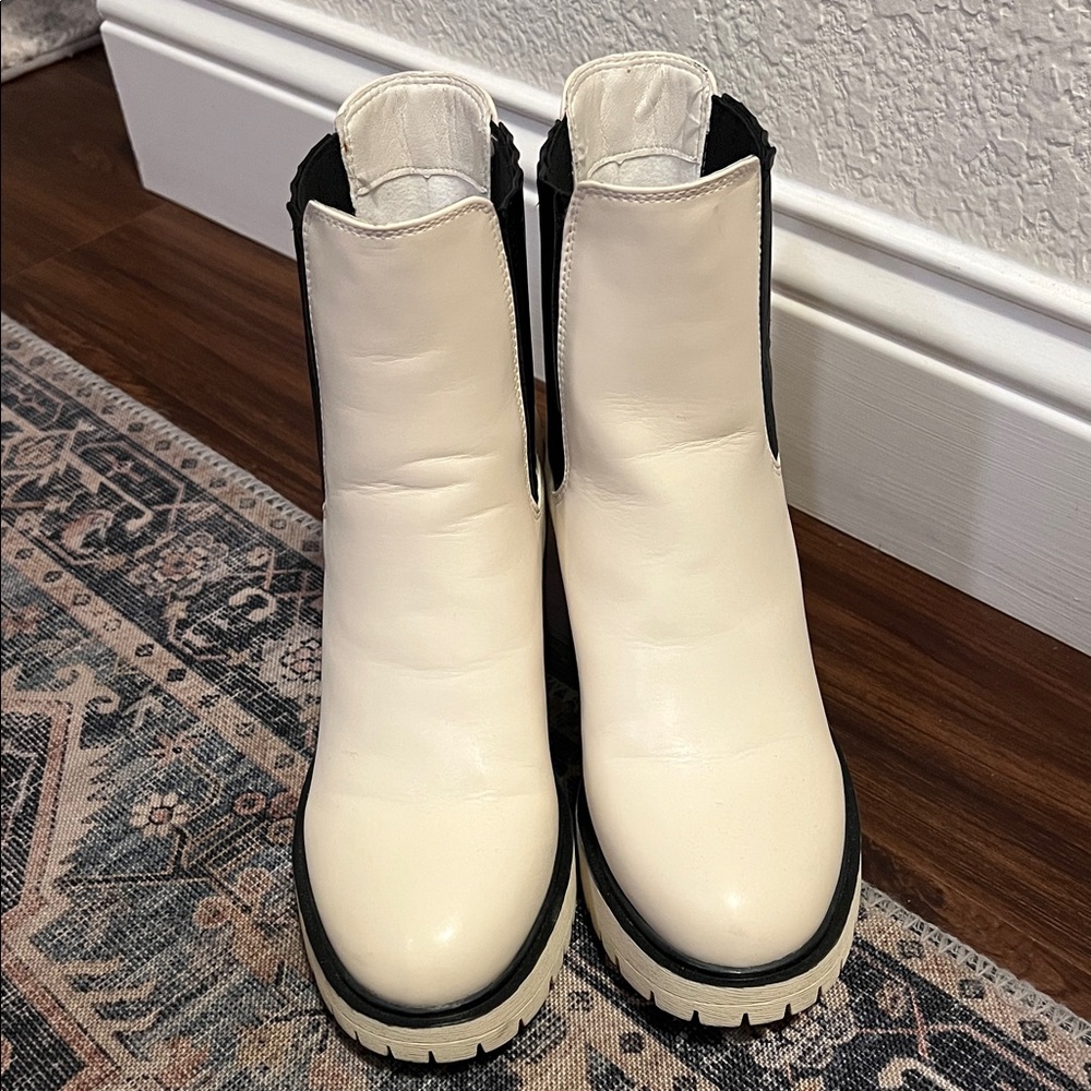 Stylish Cream Ankle Boots - Picture 5 of 6